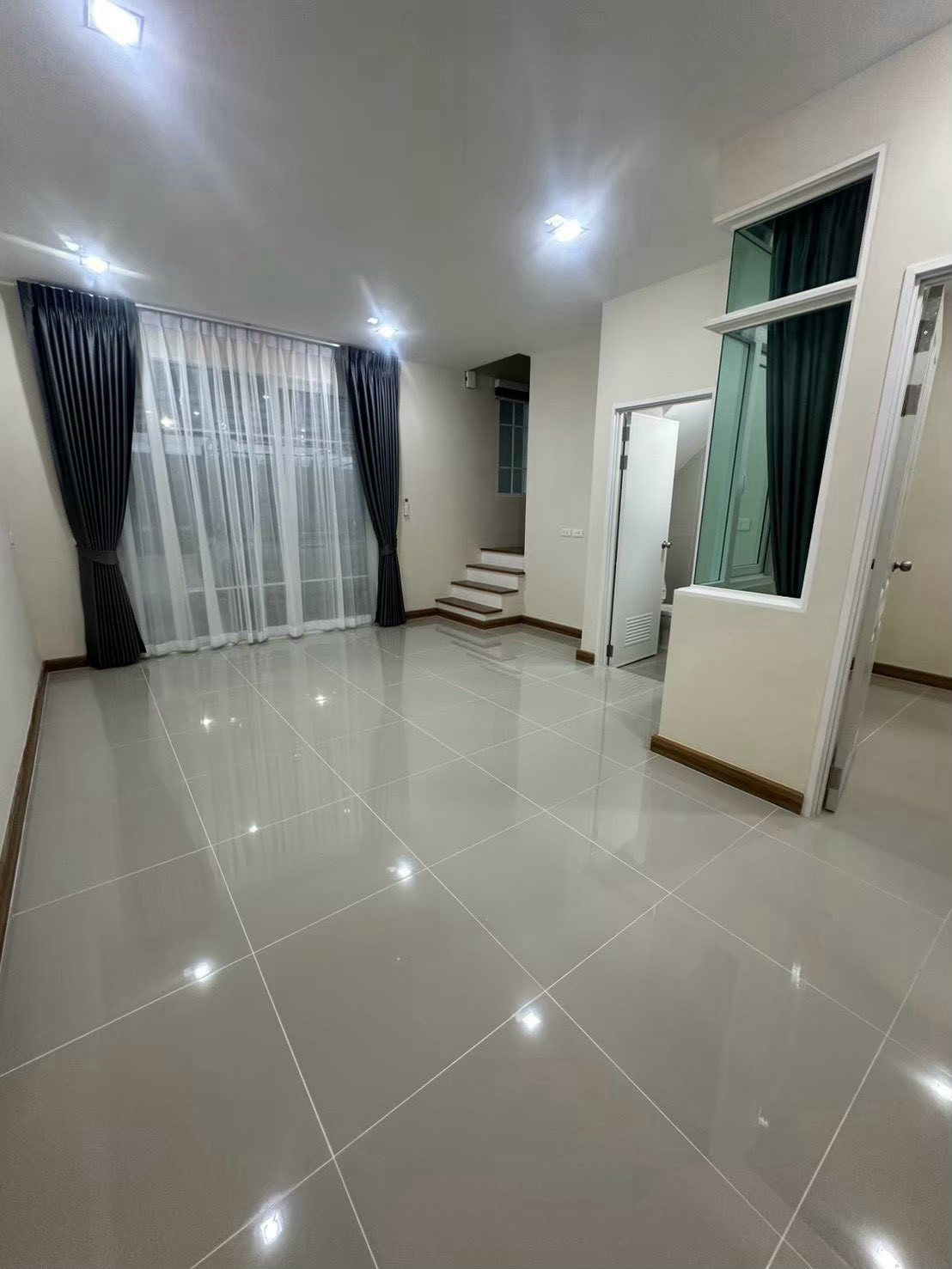 🏠✨ ให้เช่า ทาวน์โฮม 2 ชั้น โกลเด้น ทาวน์ วิภาวดี-รังสิต 4 ห้องนอน 3 ห้องน้ำ ทำเลติดถนนพหลโยธิน ซอยคลองหลวง 10 เดินทางสะดวก ใกล้ฟิวเจอร์พาร์ค รังสิต – รูปที่ 3