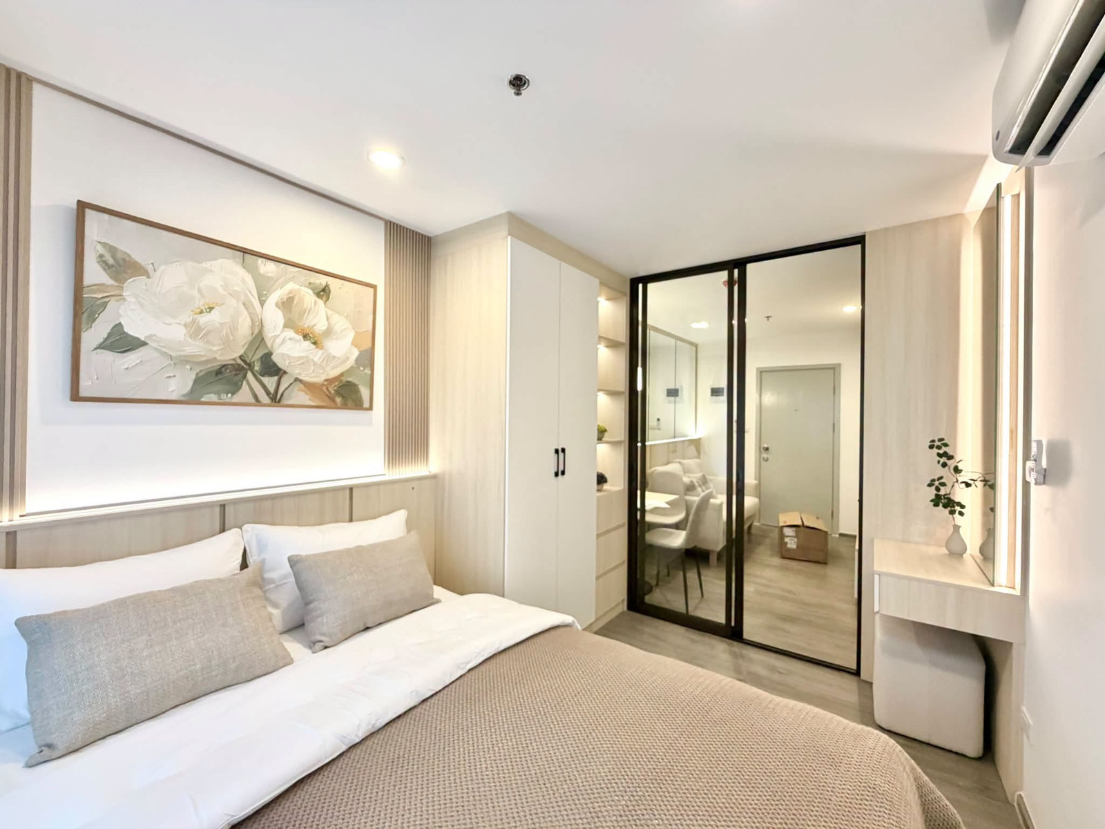 ให้เช่า ห้องมือ 1 Regent Home Wutthakat - บิ้วอินสวยตรงปก แอร์ 2 เครื่อง , เหมือนอยู่โรงแรม 5 ดาว 🚄 BTS วุฒากาศ 180 เมตร ให้เช่า ห้องมือ 1 Regent Home Wutthakat - บิ้วอินสวยตรงปก แอร์ 2 เครื่อง , เหมือนอยู่โรงแรม 5 ดาว 🚄 BTS วุฒากาศ 180 เมตร