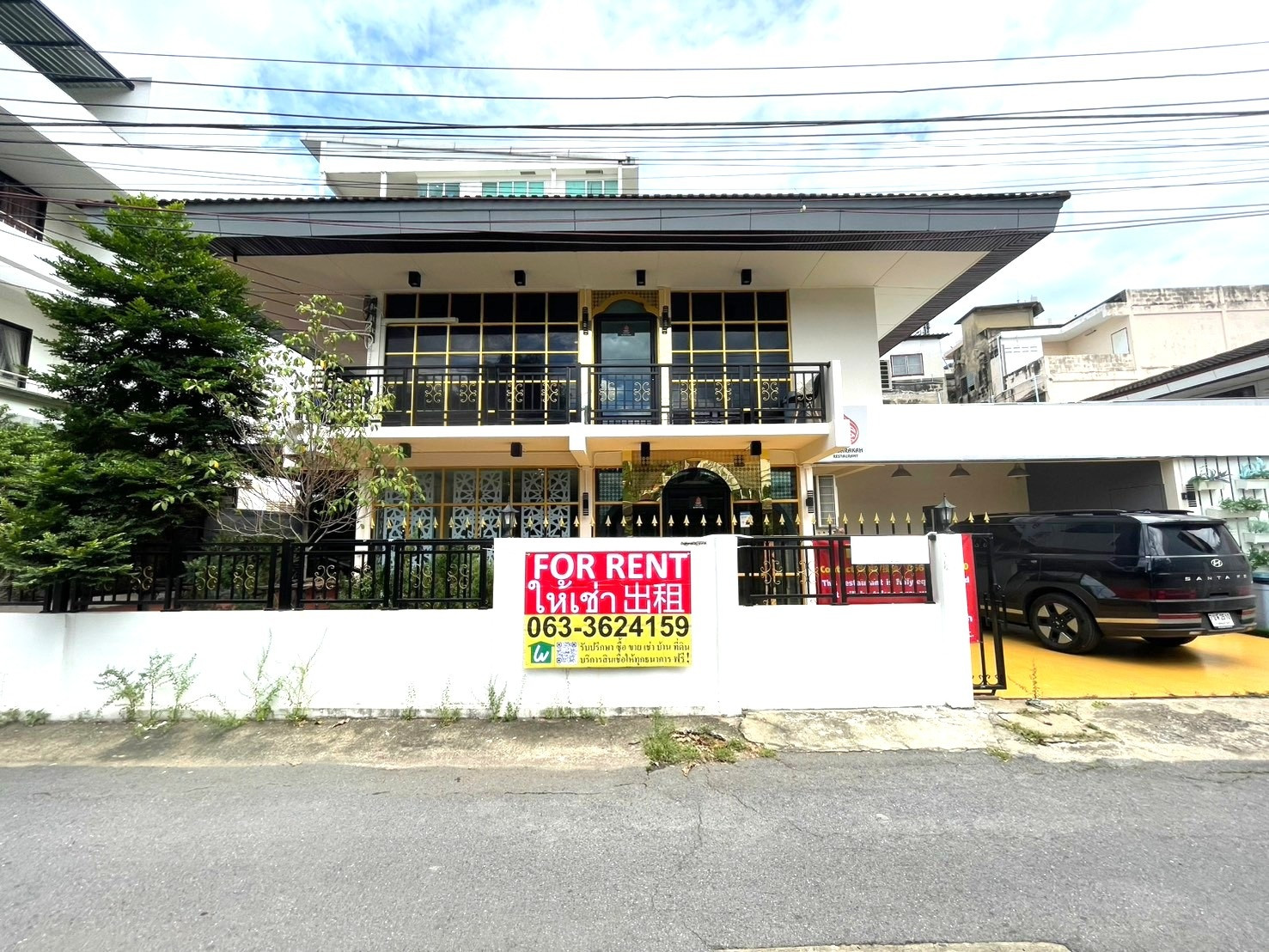 Office / shop space for rent near Bangkok Hospital Soi Soonvijai, fully decorated with furniture Office / shop space for rent near Bangkok Hospital Soi Soonvijai, fully decorated with furniture