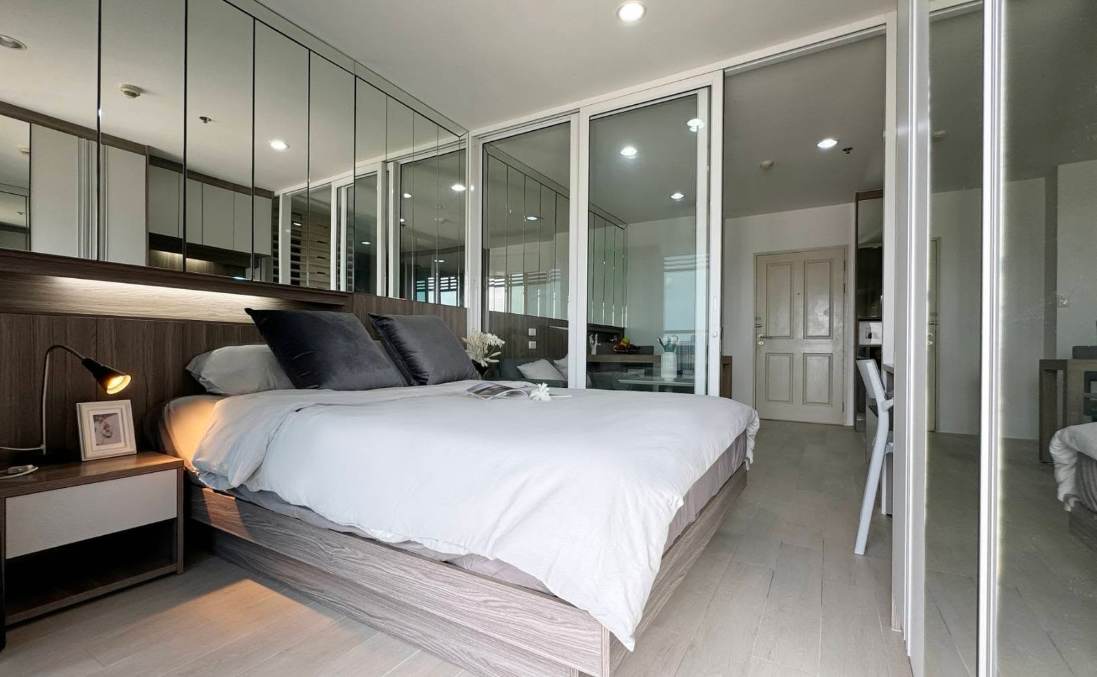 *FOR RENT or SALE* Sym วิภา-ลาดพร้าว ห้องสวยแต่งครบ ใกล้ MRT จตุจักร และ BTS หมอชิต *FOR RENT or SALE* Sym วิภา-ลาดพร้าว ห้องสวยแต่งครบ ใกล้ MRT จตุจักร และ BTS หมอชิต