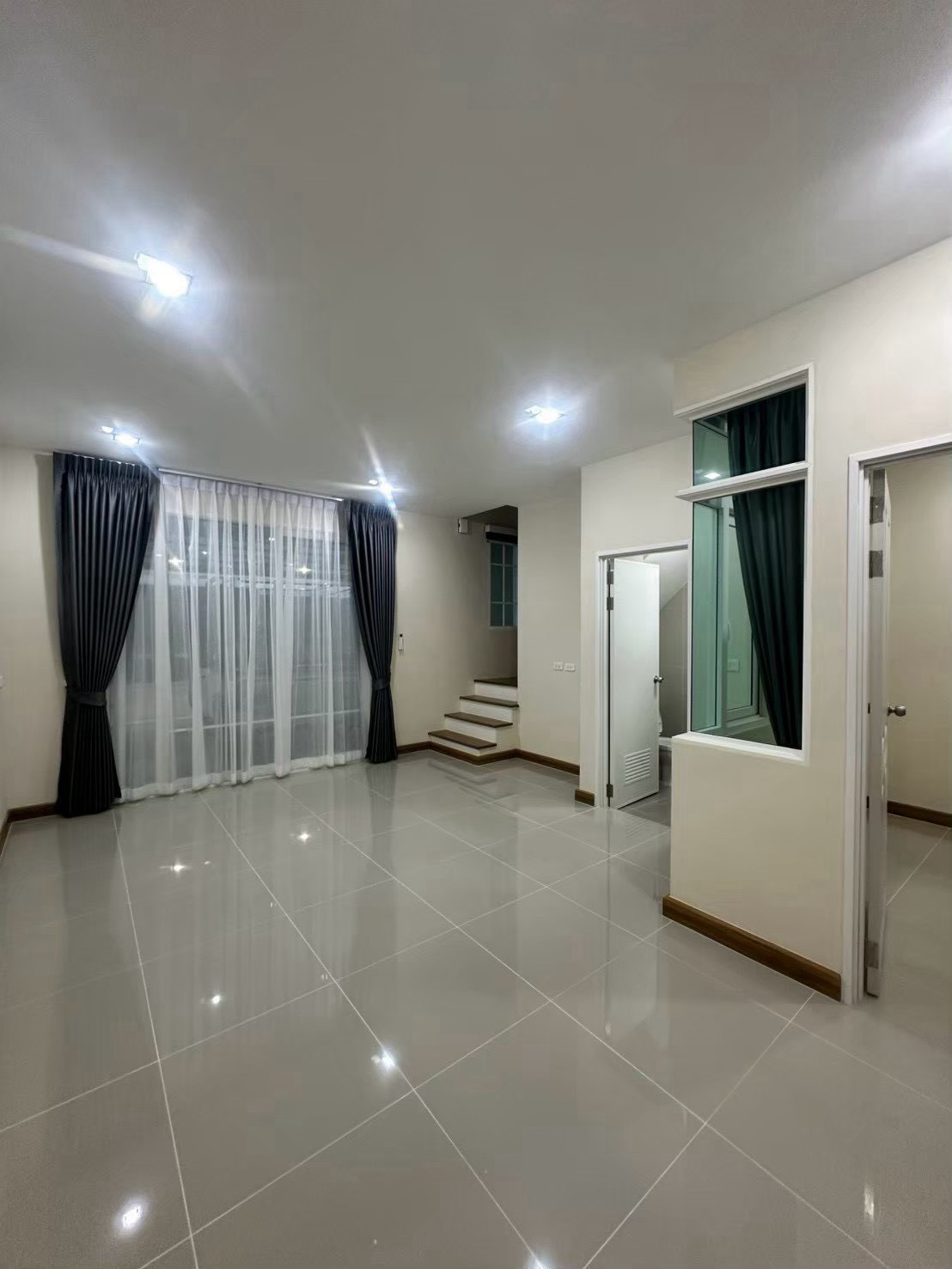 🏠✨ ให้เช่า ทาวน์โฮม 2 ชั้น โกลเด้น ทาวน์ วิภาวดี-รังสิต 4 ห้องนอน 3 ห้องน้ำ ทำเลติดถนนพหลโยธิน ซอยคลองหลวง 10 เดินทางสะดวก ใกล้ฟิวเจอร์พาร์ค รังสิต – รูปที่ 2