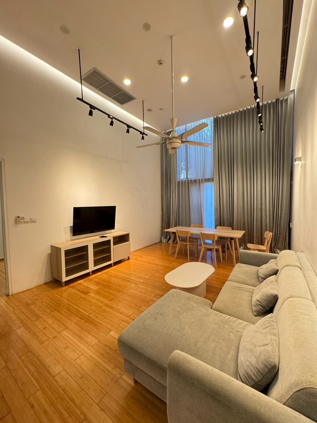 [For Rent / For Sale] Siamese Gioia Spacious 3-bedroom residence in a prime Sukhumvit location. – รูปที่ 2