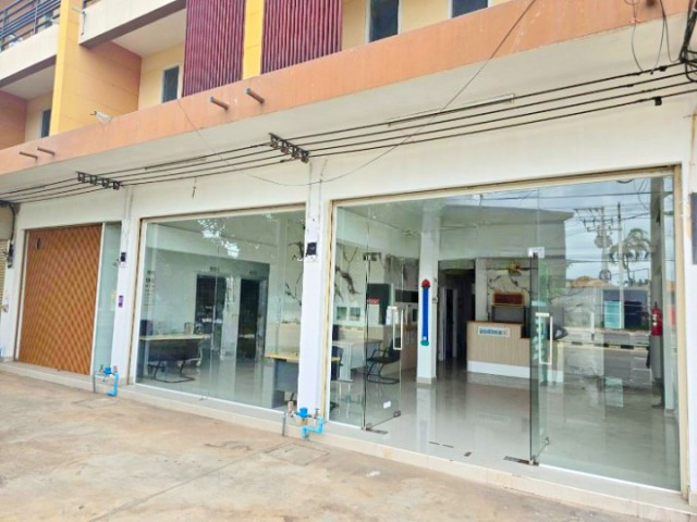 Daruna Ratchaburi Inter Sch 600m Ratchaburi Hospital 1.7km Rent 49,999Baht/month. Robinson Ratchabu