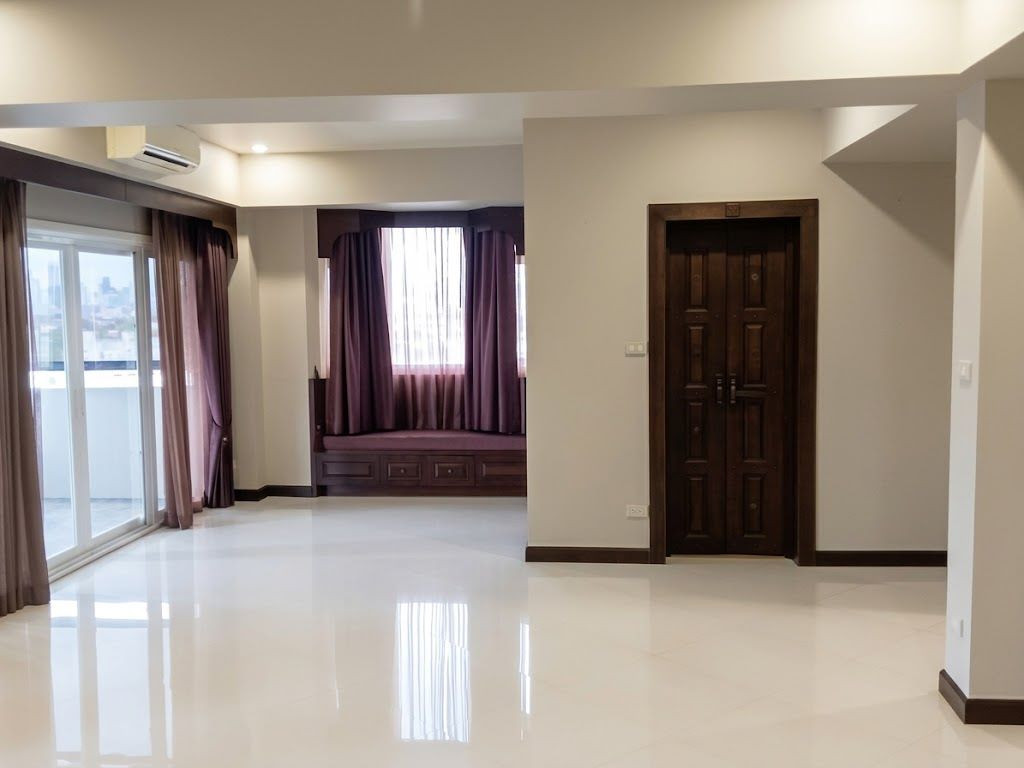 Condo for sale, Thara Ruean Aek, 10th floor, corner room, wide balcony, unobstructed view, ready to move in, good location, near MRT and Ramkhamhaeng University. Condo for sale, Thara Ruean Aek, 10th floor, corner room, wide balcony, unobstructed view, ready to move in, good location, near MRT and Ramkhamhaeng University.