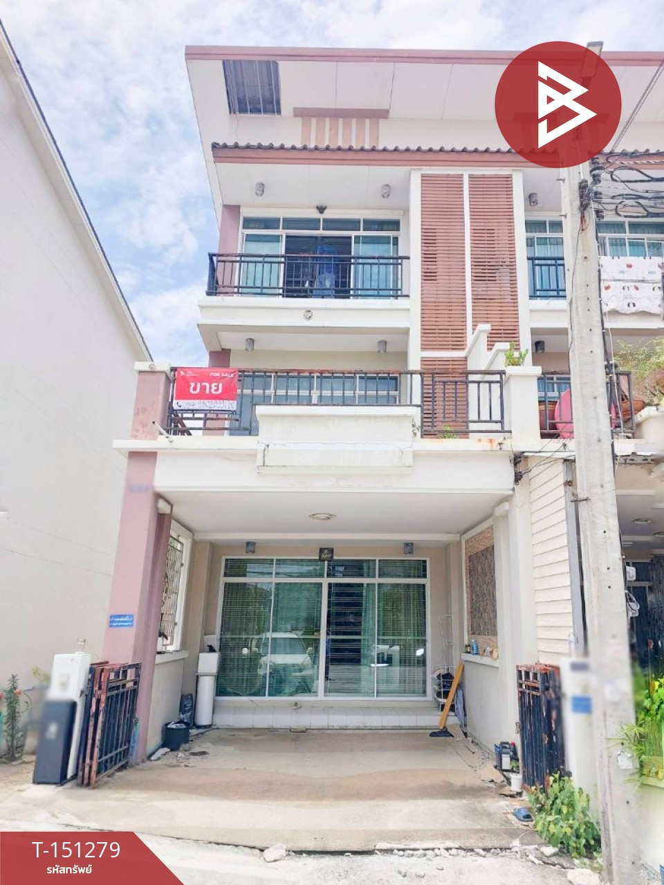 Commercial building for sale, area 25.2 square meters, Subrungruang City Village, Samut Prakan. Commercial building for sale, area 25.2 square meters, Subrungruang City Village, Samut Prakan.