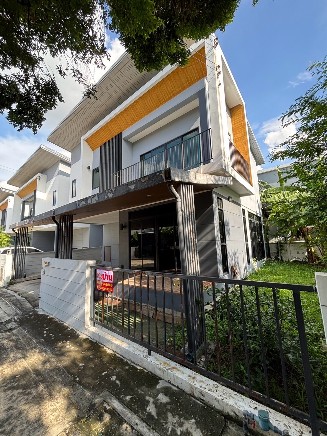 ขายหมู่บ้านชีวารมย์ รังสิต-ดอนเมือง 2 ชั้น ขนาด 55.3 ตรว. 4 ห้องนอน 3 ห้องน้ำ แปลงมุมมีพื้นที่สวนข้างบ้าน1  ห้องเก็บของใต้บันได  สนใจติดต่อสอบถาม  Line : kornkamolnwz | 086-314-9049 – รูปที่ 4