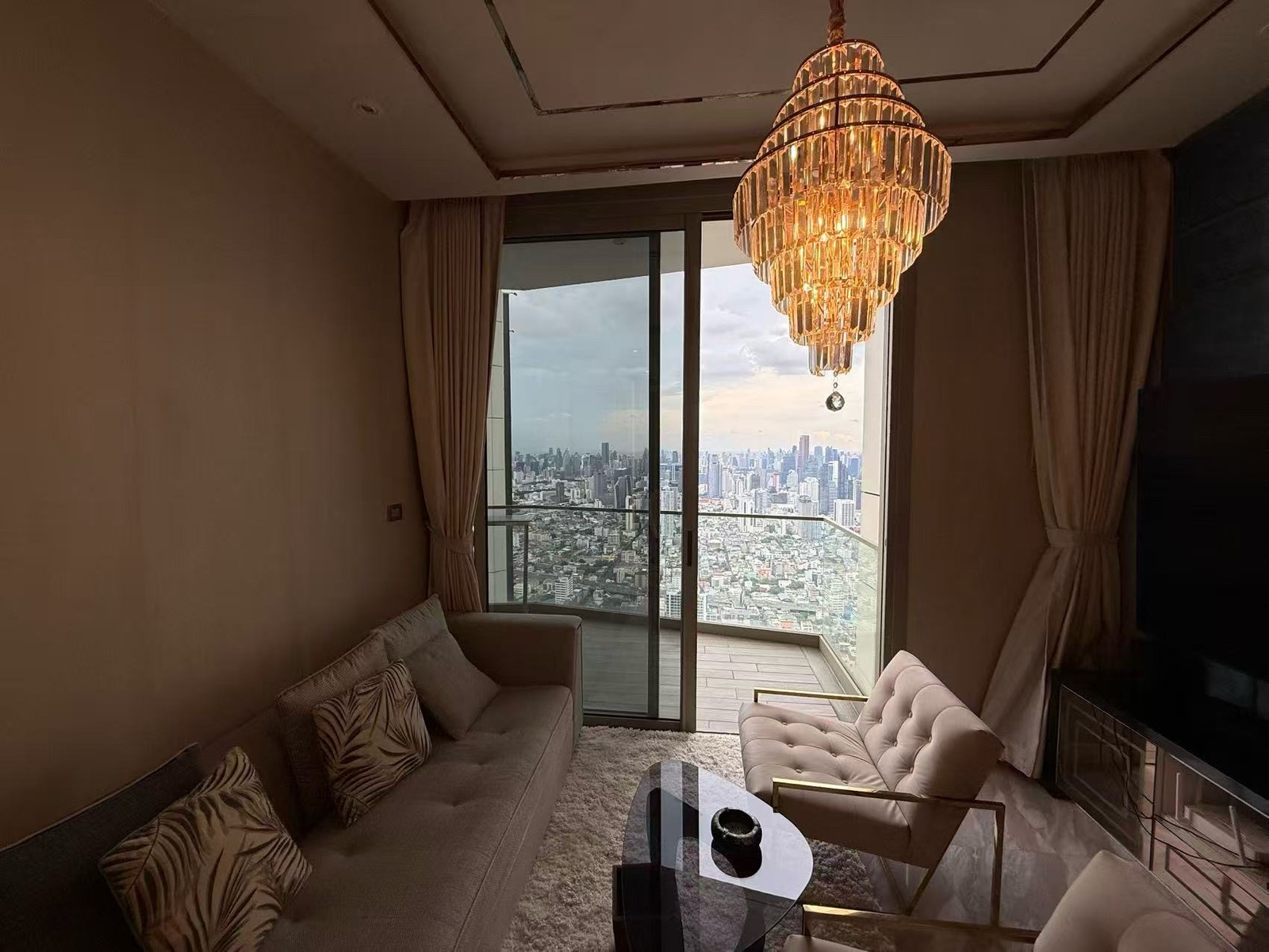 Magnolias Waterfront Residences แมกโนเลียส์ วอลฟรอนท์ เรสซิเดนซ์ 2ห้องนอน luxurry show unit for rent and sale – รูปที่ 3