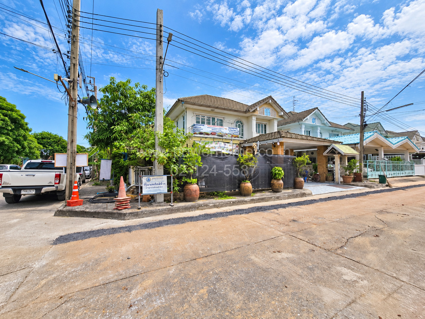 บ้านเดี่ยว 2 ชั้น หมู่บ้านคุณาลัย-รัตนาธิเบศร์  หลังมุมทำเลดี เดินทางสะดวก ใกล้เซ็นทรัล เวสต์เกต – รูปที่ 3