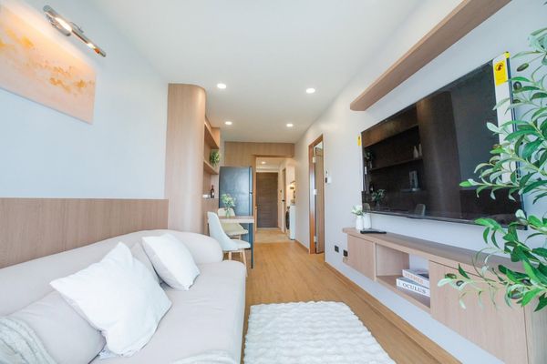 ชมดอยคอนโด (ตึกกลม) ห้องรีโนเวทใหม่ทั้งห้อง กว้าง เป็นสัดส่วน วิวดอยและเมือง พร้อมเฟอร์นิเจอร์ครบ ใกล้ มช., นิมมาน 