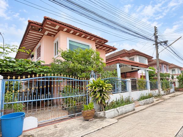 2-story twin house, Sindhorn Village, Rangsit, good location, convenient travel, near Pathum Thani Vocational College.