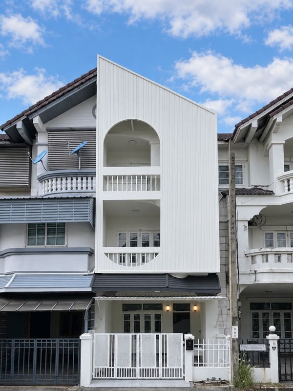 🔥 3-story townhome, newly renovated! 3 bedrooms, area 141 sq m. 🏡 Nanthana Garden Chaengwattana