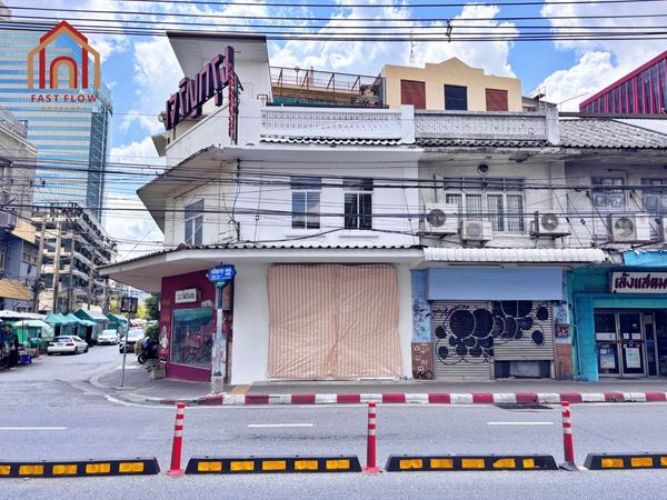 3-Story Shophouse for Sale/Rent – ​​Charoen Krung Road (Corner Unit at Soi Charoen Krung 32) – Renovated – Prime Location – Near Bang Rak Grand Postal Building – Suitable for Business/Retail (MAY)