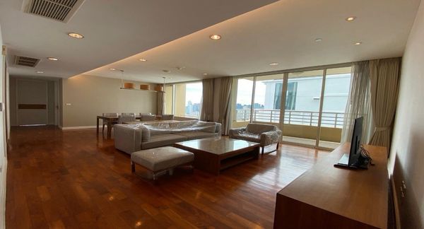 LTH16186 - Spacious Apartment for Rent Sukhumvit 39 | 197 sq.m. | 3+1 Beds 3 Baths | BTS Phrom Phong | 98K | อพาร์ตเมนต์ให้เช่า สุขุมวิท 39