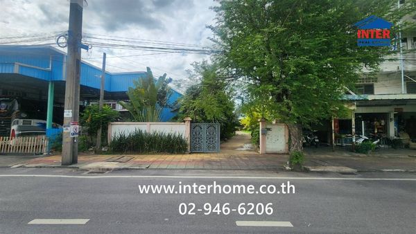 บ้านเดี่ยวชั้นครึ่ง + ที่ดิน 416.4 ตร.ว. ใกล้เทศบาลเมืองกระทุ่มแบน ซอยสุคนธวิท11 ถนนสุคนธวิทย์ ถนนเศรษฐกิจ กระทุ่มแบน สมุทรสาคร 