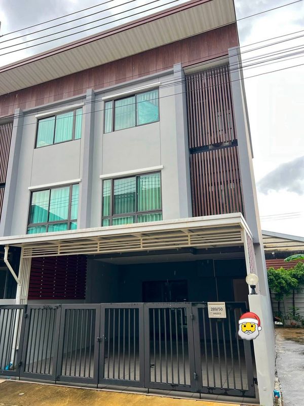 🏠✨ Townhome for rent, 3 floors, corner unit | Siri House Ratchada 18, 4 bedrooms, 3 bathrooms, Ratchada 18 – Lat Phrao 80 – Meng Jai 🛋️ new furniture Ready to move in 💰 Rent 50,000 baht/month