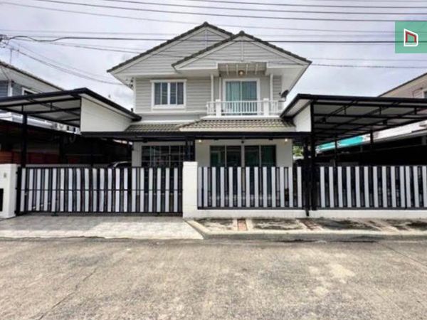 Single house, Prueklada 1, Lam Luk Ka-Rangsit Khlong 4, 51 sq m., 3 bedrooms, 2 bathrooms, 4.6 million, front of house, south side. There is a swimming pool, fitness club, and club house. Lat Sawai location near Future Park Rangsit and Dream World.