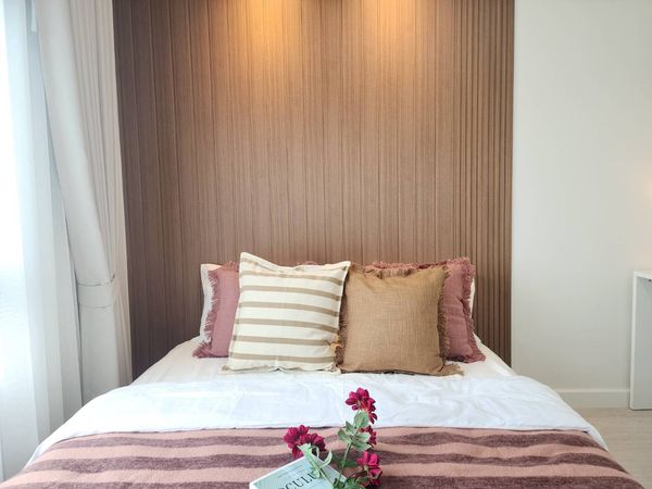 Renovated new room, first-hand furniture throughout, very beautiful, condo in Ratchada 36 area, near the BTS.