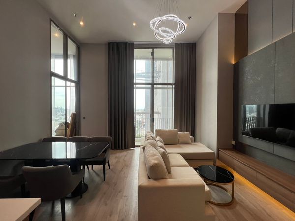 Penthouse 2 bedrooms for rent at Rhythm ekkamai estate