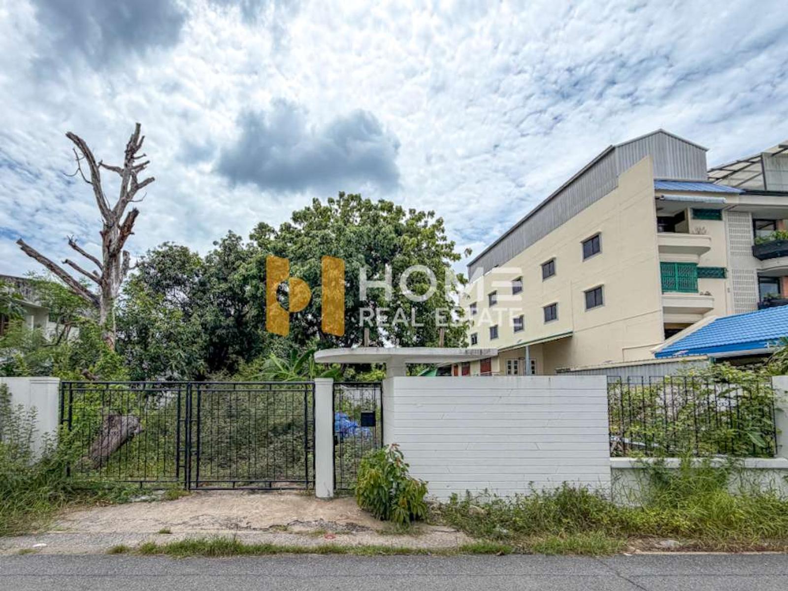 Land plot at Soi Pridi Phanomyong 14, Intersection 16. / 77 Square Wa (FOR SALE) GNG264 Land plot at Soi Pridi Phanomyong 14, Intersection 16. / 77 Square Wa (FOR SALE) GNG264