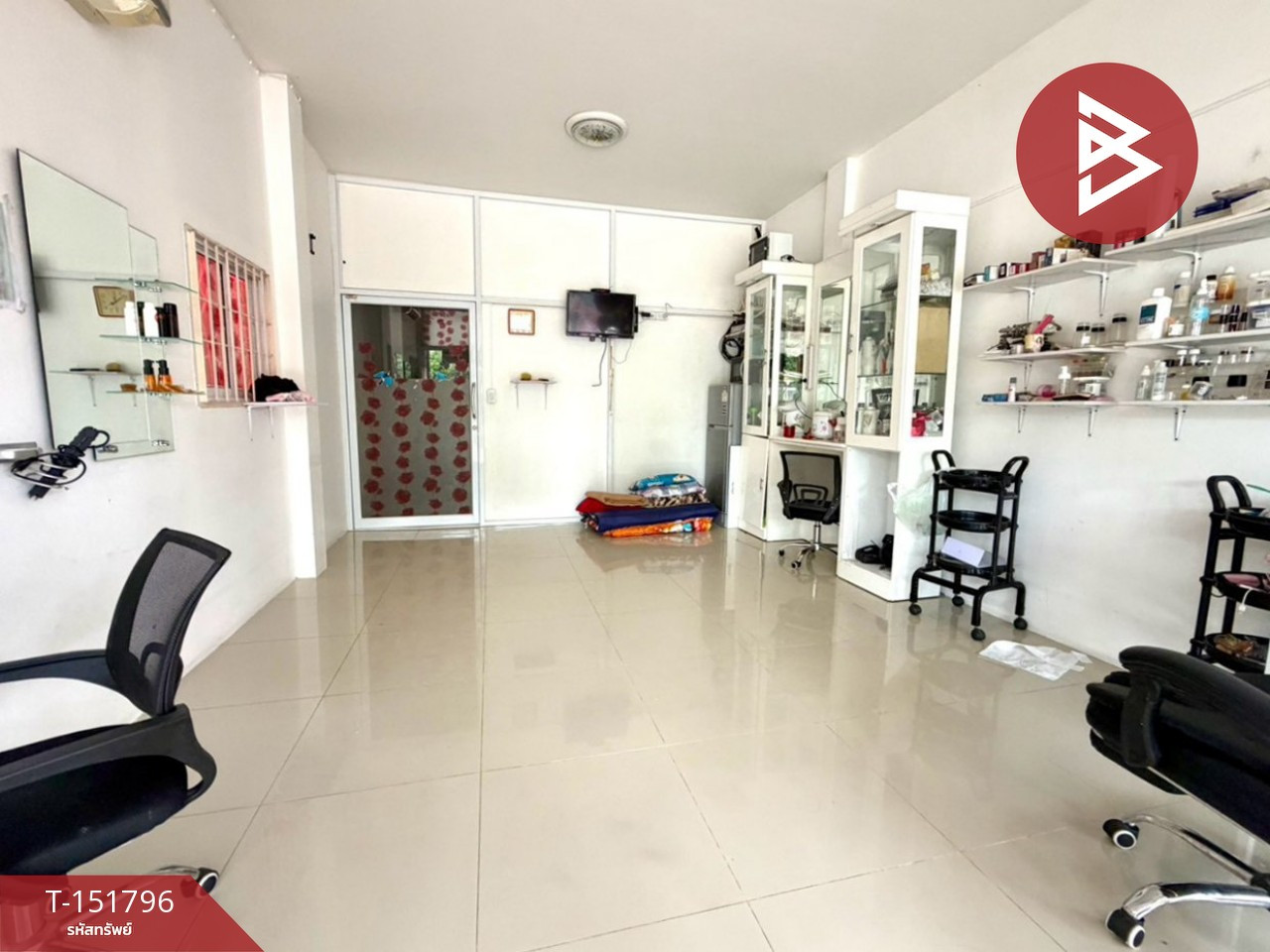 ขายอาคารพาณิชย์ 3 ชั้น เนื้อที่ 47.3 ตร.วา ต.หน้าเมือง ฉะเชิงเทรา ทำเลดีติดถนน – รูปที่ 4