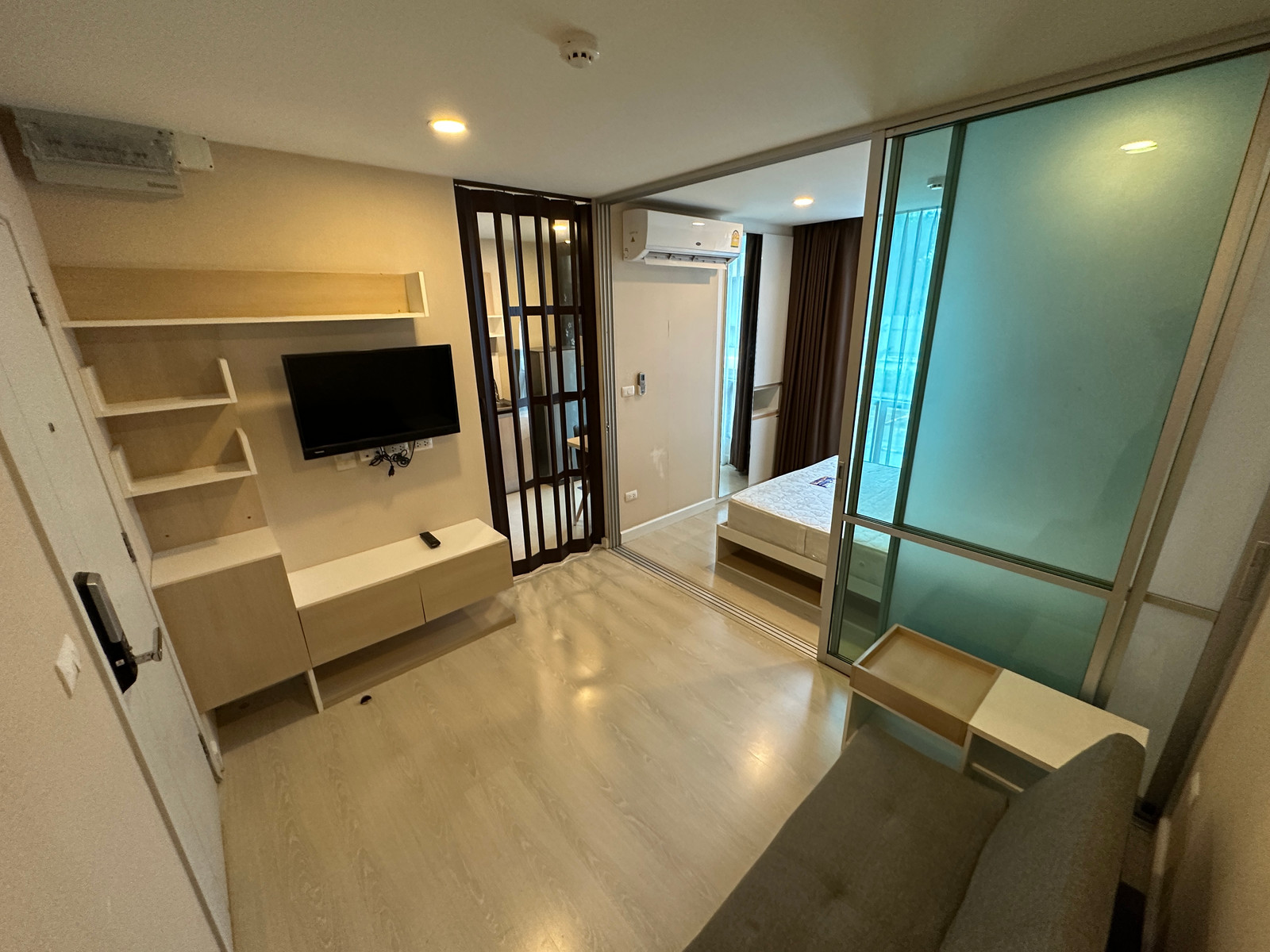 Can be discounted for 2 years 🟢*There is a VDO to view (complete with washing machine) For rent, The Cube Nawamin-Raminthra (The Cube Nawamin-Raminthra), fully furnished, ready to move in. Can be discounted for 2 years 🟢*There is a VDO to view (complete with washing machine) For rent, The Cube Nawamin-Raminthra (The Cube Nawamin-Raminthra), fully furnished, ready to move in.