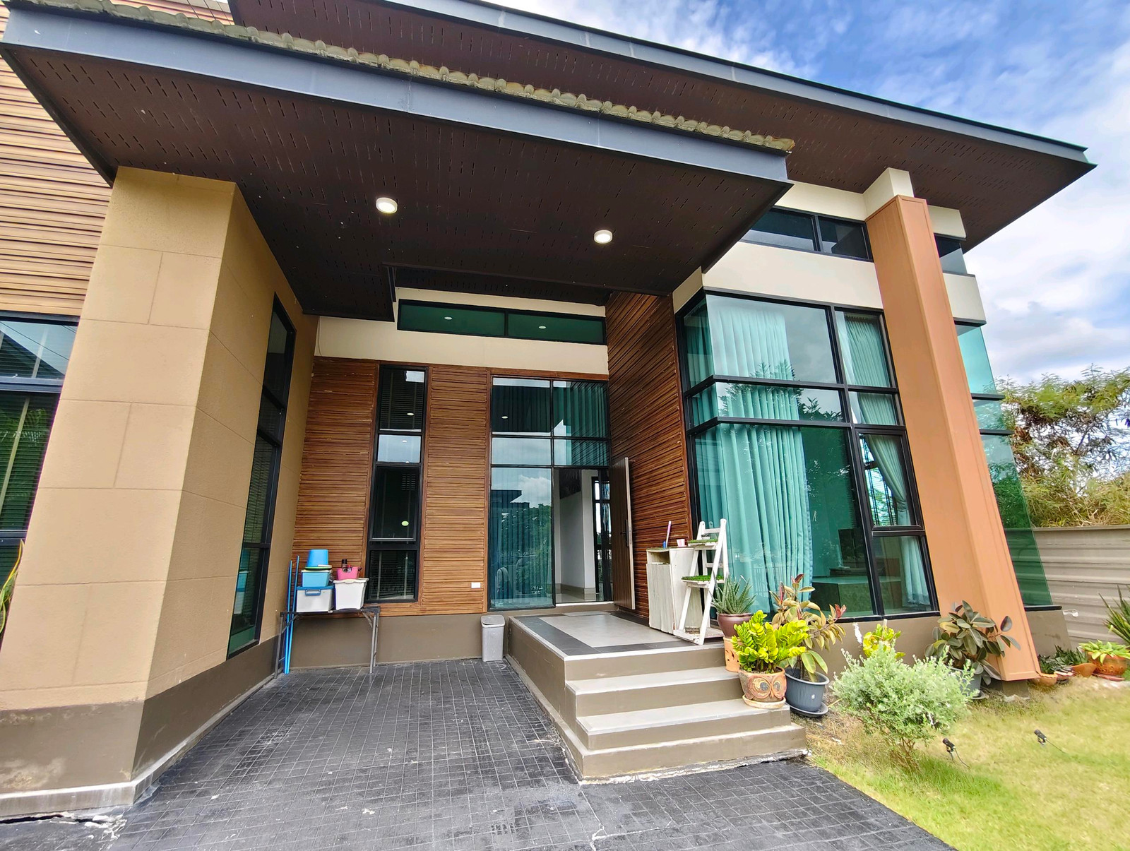 ขายบ้านแฝดพานทอง แสนมณี เนเจอร์ ใกล้อมตะ Modern Luxury 50 ตร.ว. – รูปที่ 2