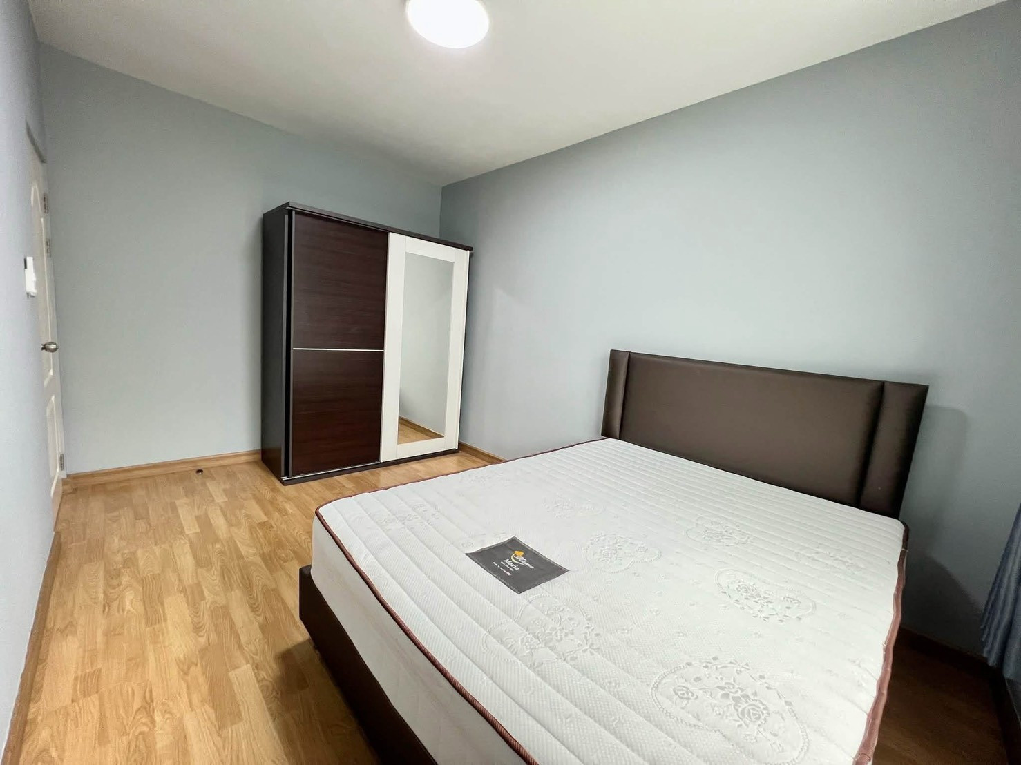 🏡 ให้เช่าทาวน์โฮม 2 ชั้น อารียา คัลเลอร์ พรีเมียม ลาดปลาเค้า 3 ห้องนอน 2 ห้องน้ำ บ้านอยู่ต้นซอย ตรงข้ามไม่มีบ้าน จอดรถสะดวก🔥 บ้านว่าง 4 ต.ค. 69 💰 ค่าเช่า 18,000 บาท/เดือน – รูปที่ 4