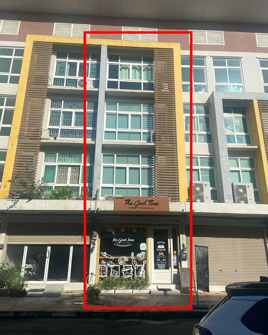 4-story commercial building for sale, Suvarnabhumi Town, Lat Krabang 54/3, near the main road 100 m. 4-story commercial building for sale, Suvarnabhumi Town, Lat Krabang 54/3, near the main road 100 m.
