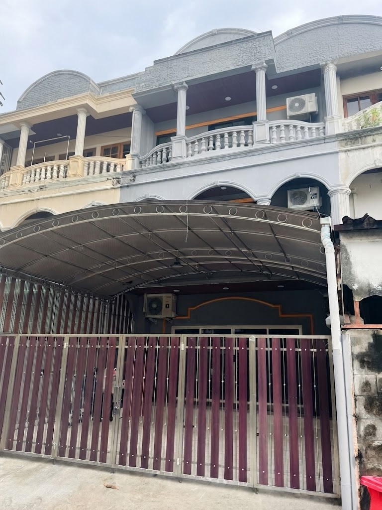 For sale/rent, 3-story townhome, completely renovated, good location, connected to Soi Ratchada 18 and Lat Phrao 80, ready to move in. For sale/rent, 3-story townhome, completely renovated, good location, connected to Soi Ratchada 18 and Lat Phrao 80, ready to move in.