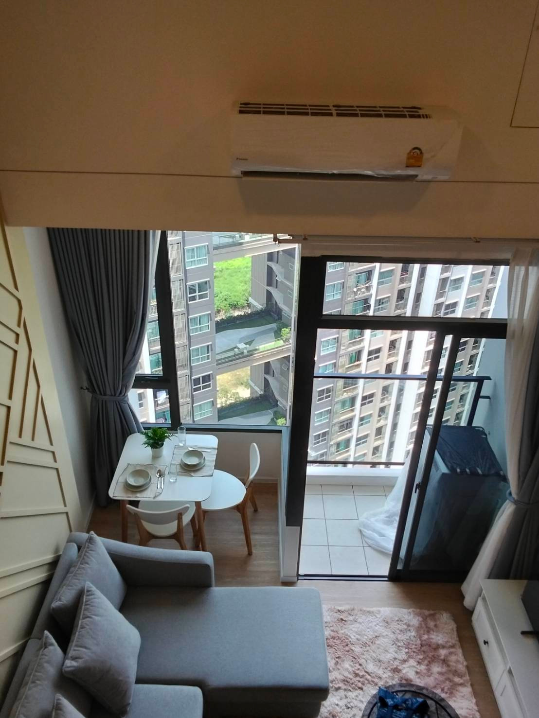 Condo for rent: Siamese Rama 9) (Landmark Project) Duplex 1 bedroom, 1 bathroom, size 40 sq m., 17th floor with electrical appliances.