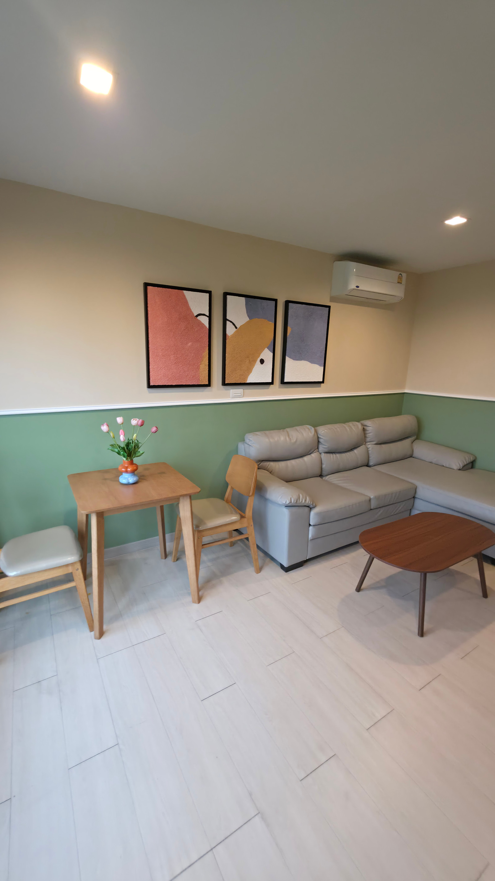 Condo for sale or rent, newly renovated room just completed. Knightsbridge charming (bearing6) Duplex room Condo for sale or rent, newly renovated room just completed. Knightsbridge charming (bearing6) Duplex room