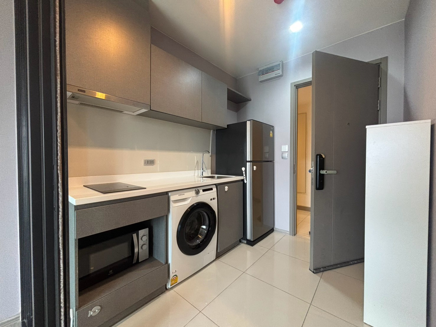 Life Asoke Hype Rama 9 For Rent (Close to MRT Rama 9 ) Life Asoke Hype Rama 9 For Rent (Close to MRT Rama 9 )