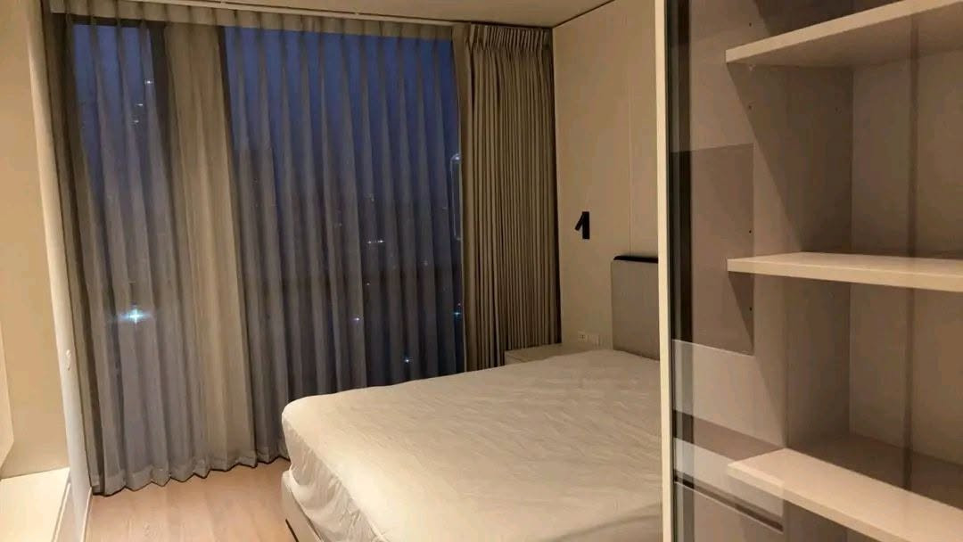 ST802/ให้เช่า คอนโดหรูระดับ Ultra Luxury: The Issara Sathorn (ดิ อิสสระ สาทร) ชั้น 32 ยูนิตใหญ่ 110 ตร.ม. 3 ห้องนอน 3 ห้องน้ำ วิวเมืองพาโนรามา ตกแต่งครบพร้อมอยู่ – รูปที่ 2