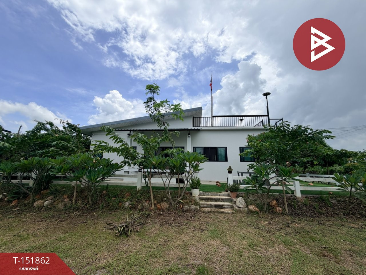 Single house with land for sale, area 8 rai 1 ngan 84 sq m, Ban Pong, Ratchaburi, spacious area with fish pond. Single house with land for sale, area 8 rai 1 ngan 84 sq m, Ban Pong, Ratchaburi, spacious area with fish pond.