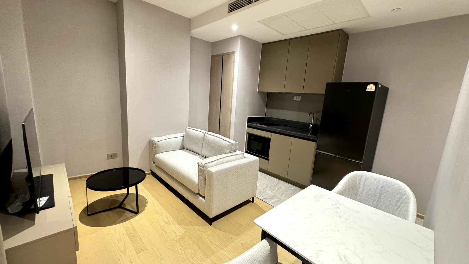 Condo:Ashton asoke Rama 9 Size: 38 sq m. Floor 23 Type: 1bedroom 1Bathroom Fully furnished Condo:Ashton asoke Rama 9 Size: 38 sq m. Floor 23 Type: 1bedroom 1Bathroom Fully furnished
