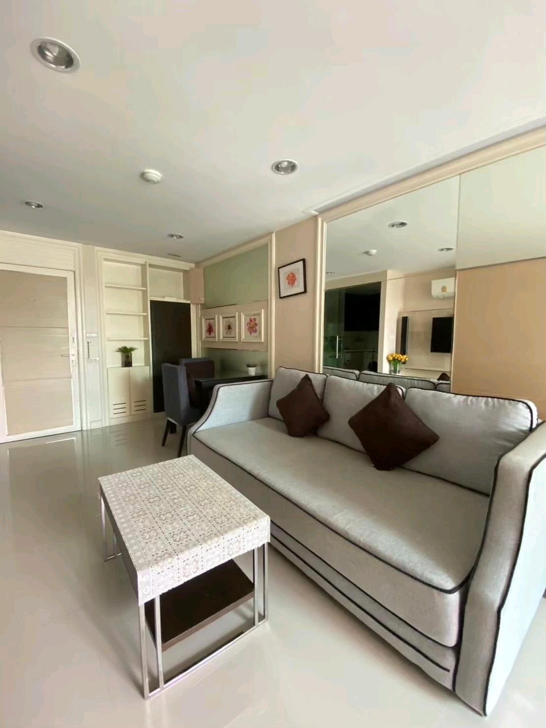 🏢 ตอบโจทย์ทุกความต้องการ ของชีวิตคนเมือง กับคอนโดใกล้รถไฟใต้ดิน ที่ The kris condo รายล้อมด้วยสิ่งอำนวยความสะดวกต่างๆมากมาย  📢 ใช้ชีวิตกับสิ่งดีๆ เดินทางสะดวก เงียบสงบไม่วุ่นวาย กับคอนโด low rise ที่ The kris condo รัชดาซอย 17         🏆✨ ให้เช่า.....เ – รูปที่ 2