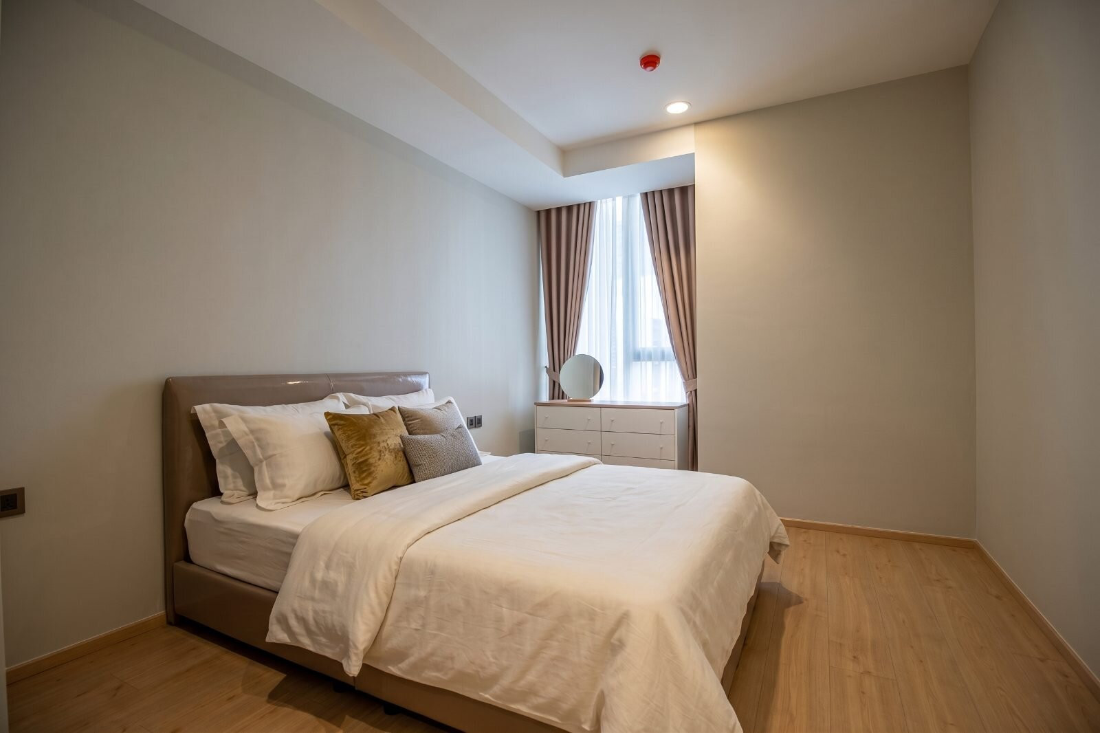 For Rent | ให้เช่า Chewathai Residence Thonglor 1 Bed+ ทำเลเมือง วิวสระว่ายน้ำ – รูปที่ 2