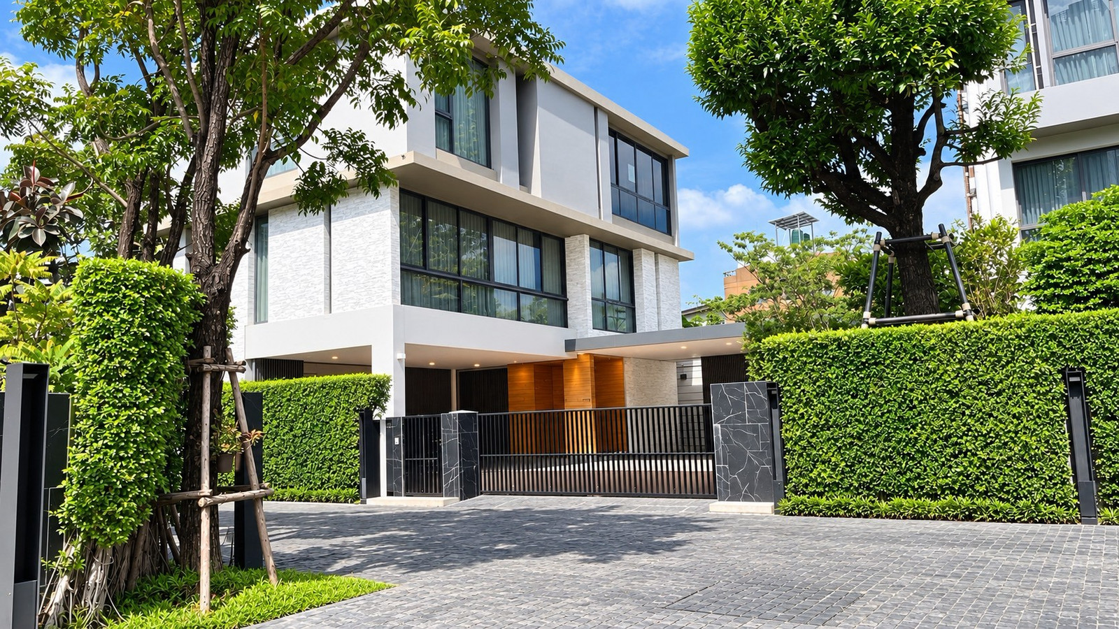 ขายบ้านหรู Quarter Thonglor ซอยทองหล่อ 25 - RARE PRIVATE LUXURY RESIDENCE ขายบ้านหรู Quarter Thonglor ซอยทองหล่อ 25 - RARE PRIVATE LUXURY RESIDENCE