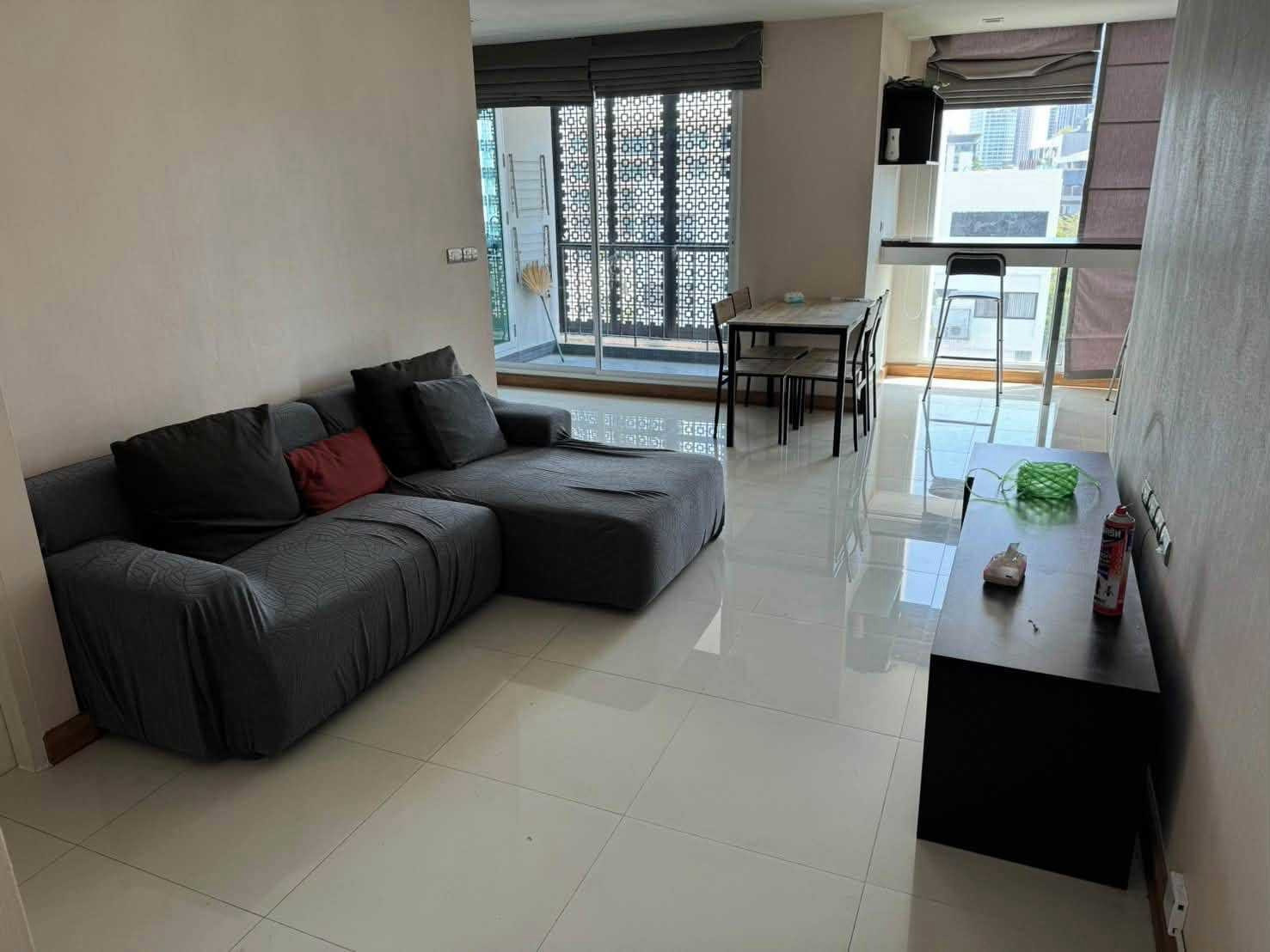 Tree Ekamai Condominium For Rent (Close to BTS : Ekkamai)