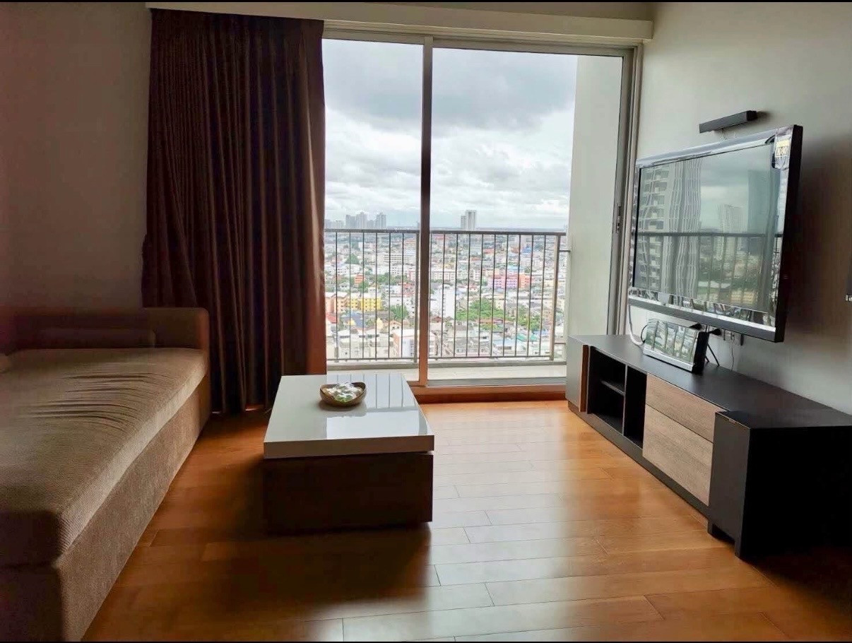 For Rent : Hive Taksin Condominium (Taksin) 3 bed 3 bath For Rent : Hive Taksin Condominium (Taksin) 3 bed 3 bath