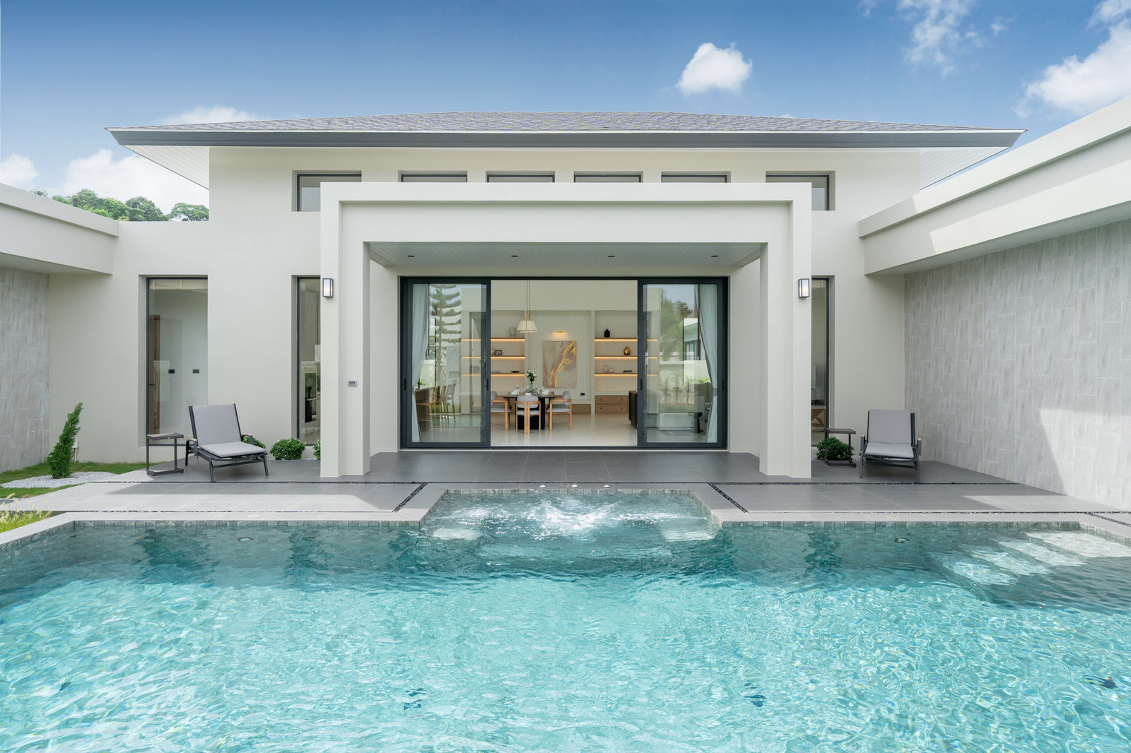 For Rent | Executive 4-Bed Luxury Pool Villa on 765 sqm Plot in Cherngtalay, Phuket For Rent | Executive 4-Bed Luxury Pool Villa on 765 sqm Plot in Cherngtalay, Phuket