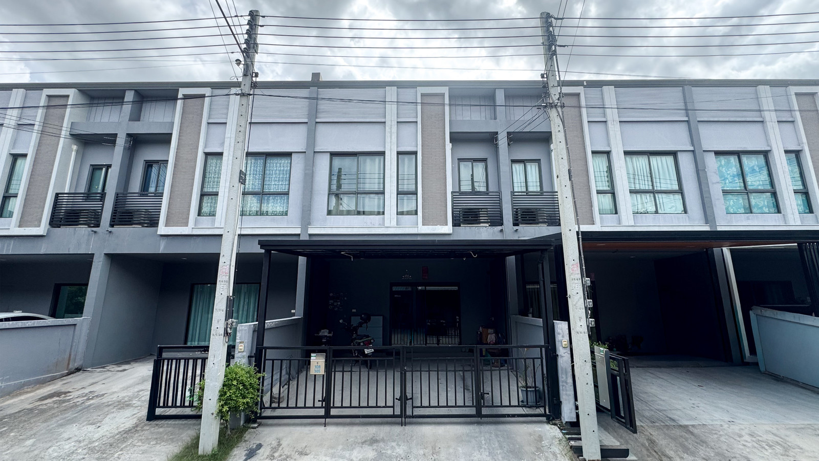 🏡 ทาวน์เฮ้าส์ต่อเติมครัวใหญ่มากหลังเดียวในโครงการ ทำเลเงียบสงบ เดินทางสะดวกรถไม่ติด ใกล้แหล่งทำงานนิคมบางกะดี ✨