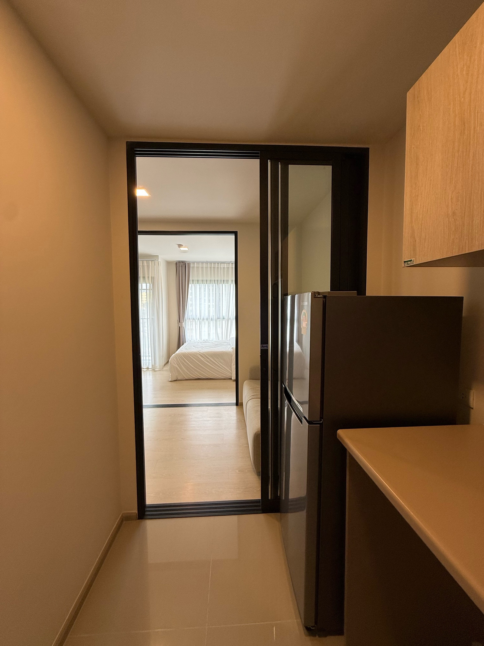 New room, 1 bedroom, 8th floor, corner room, fully furnished, 5 electrical appliances, 3 year contract, 10,000