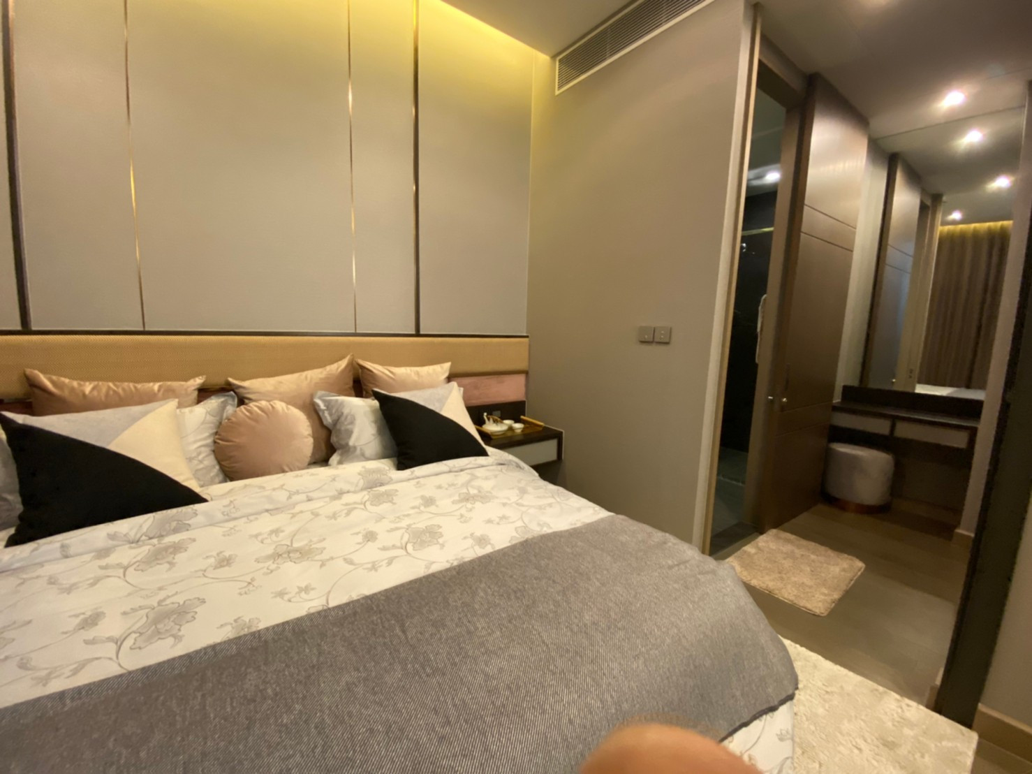 🔥Best Deal✨ THE ESSE at SINGHA COMPLEX  ขนาด 36 ตร.ม. 1 ห้องนอน ห้องสวย แต่งครบ พร้อมอยู่  – รูปที่ 2