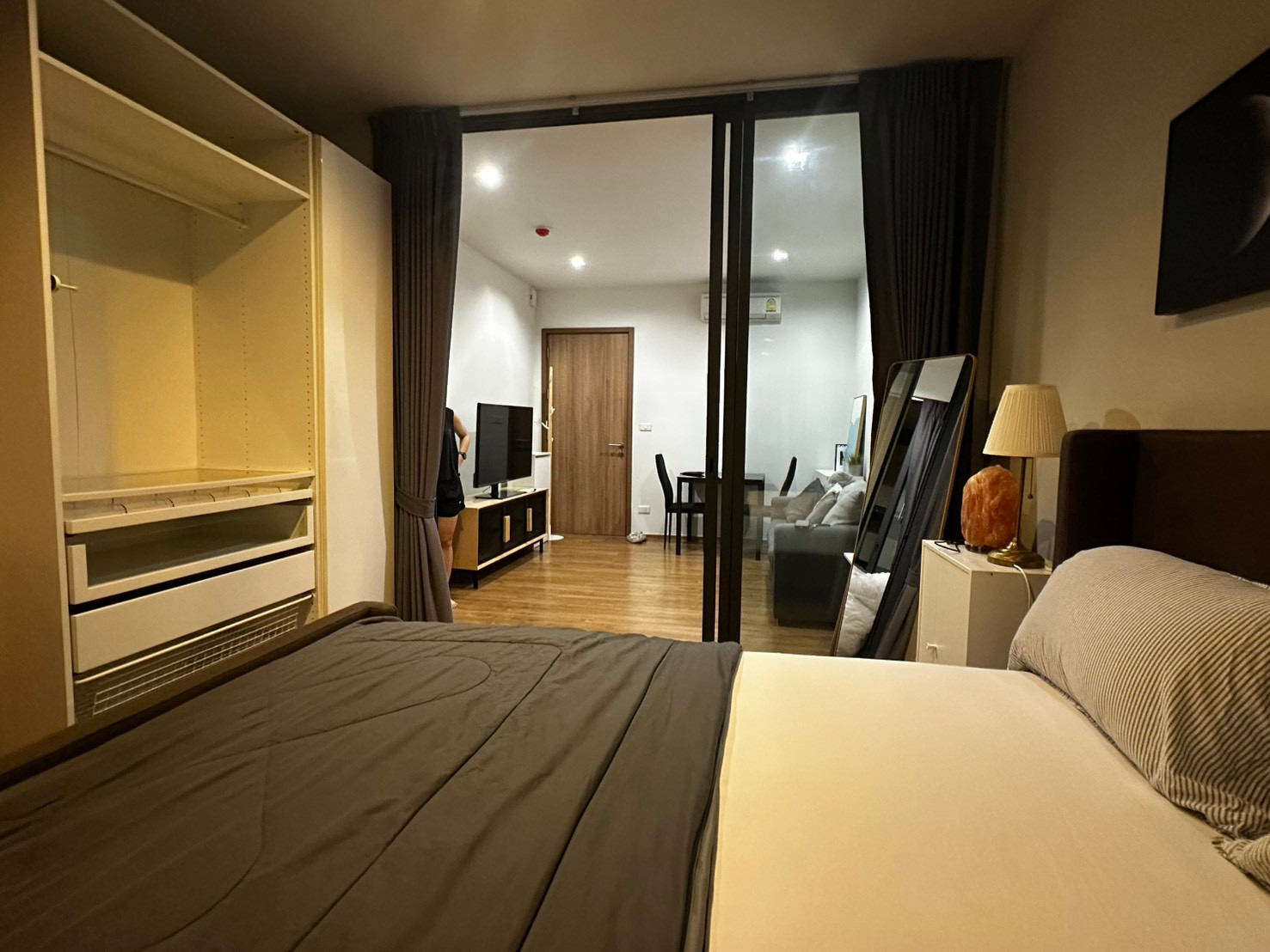 ให้เช่าคอนโด Hasu haus condo ครัวแยกเป็นสัดส่วน ตกแต่งสวย เฟอร์นิเจอร์และเครื่องใช้ไฟฟ้าครบ – รูปที่ 3