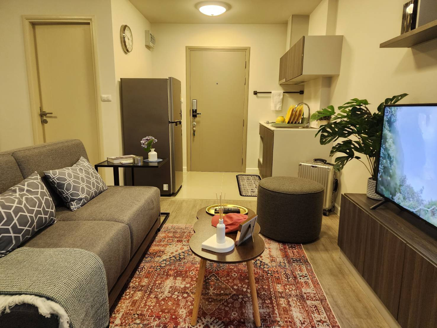 ขาย ดีคอนโด ริน เชียงใหม่ (D Condo Rin) Studio 28.65 ตร.ม. ชั้น 2 ห้องมุมส่วนตัว วิวต้นไม้ร่มรื่น ทำเลทองเดินเชื่อมเข้าเซ็นทรัลเฟสฯ ได้เลย! – รูปที่ 2