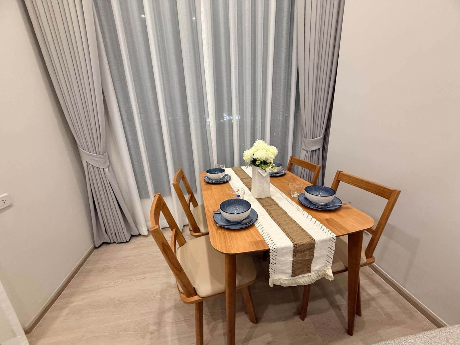 Origin Plug & Play E22 Station Duo Space 1 Bedroom (high ceiling, airy) * Size: 24 sq m. * Floor: 11 Origin Plug & Play E22 Station Duo Space 1 Bedroom (high ceiling, airy) * Size: 24 sq m. * Floor: 11