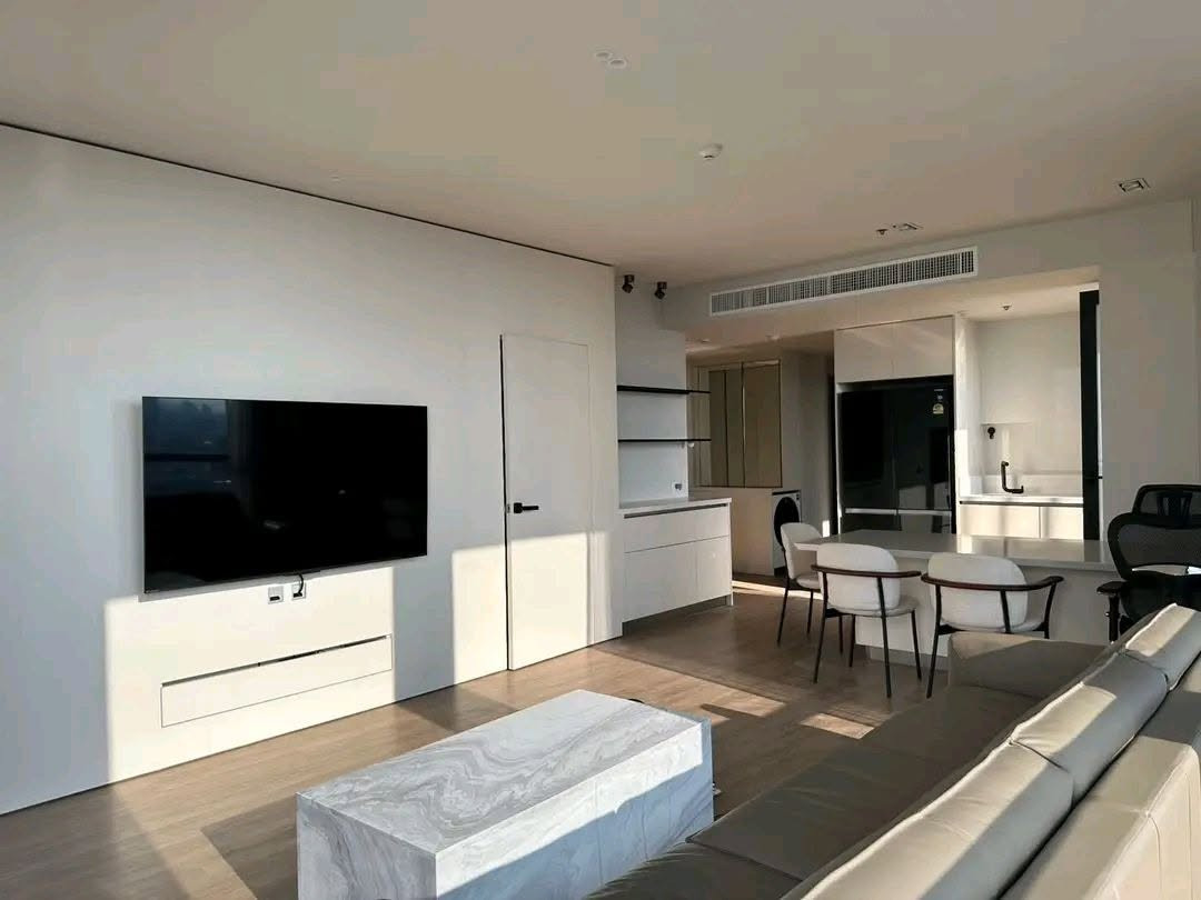 ST802/ให้เช่า คอนโดหรูระดับ Ultra Luxury: The Issara Sathorn (ดิ อิสสระ สาทร) ชั้น 32 ยูนิตใหญ่ 110 ตร.ม. 3 ห้องนอน 3 ห้องน้ำ วิวเมืองพาโนรามา ตกแต่งครบพร้อมอยู่