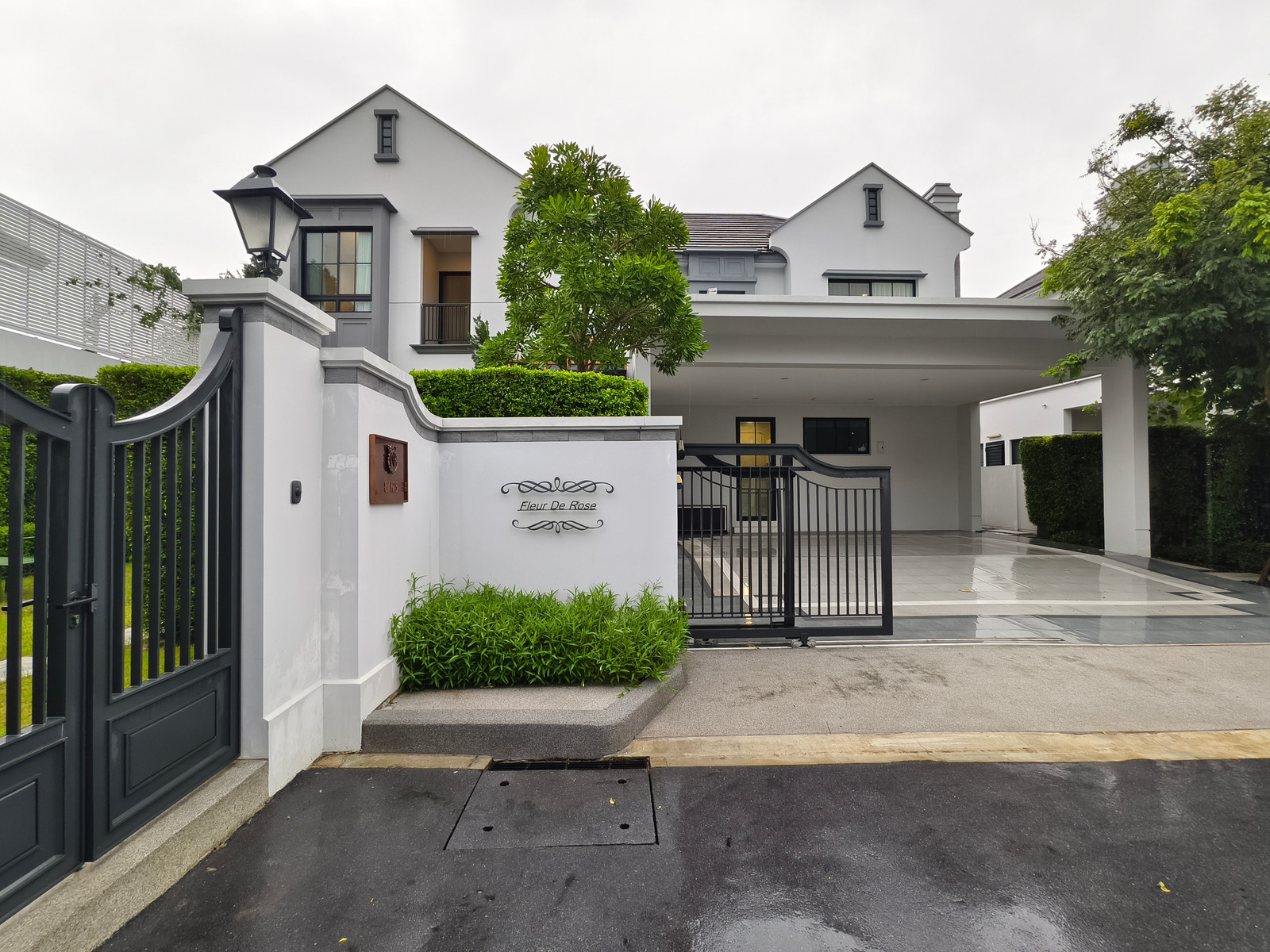 ขายบ้านเดี่ยว Luxury แปลงริม นันทวัน พระราม 9-กรุงเทพกรีฑาตัดใหม่ 107 ตร.ว. สไตล์ French Chateau ตกแต่งครบพร้อมอยู่ เพียง 36.9 ล้านบาท ขายบ้านเดี่ยว Luxury แปลงริม นันทวัน พระราม 9-กรุงเทพกรีฑาตัดใหม่ 107 ตร.ว. สไตล์ French Chateau ตกแต่งครบพร้อมอยู่ เพียง 36.9 ล้านบาท
