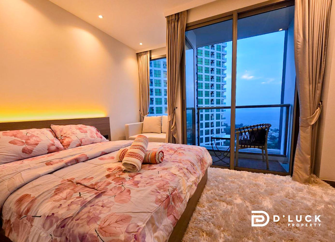 Pattaya Luxury Condo for Sale, The Riviera Ocean Drive
